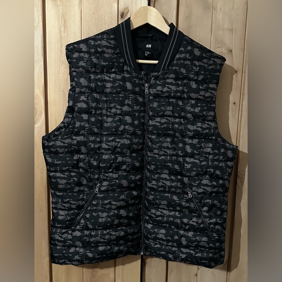 H&M Black Packable Down Feather Camouflage Men's Vest 46R - Picture 3 of 7